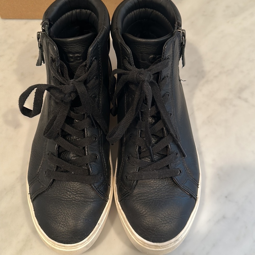 UGG Olli style leather high top sneakers w 📦 - Picture 2 of 8